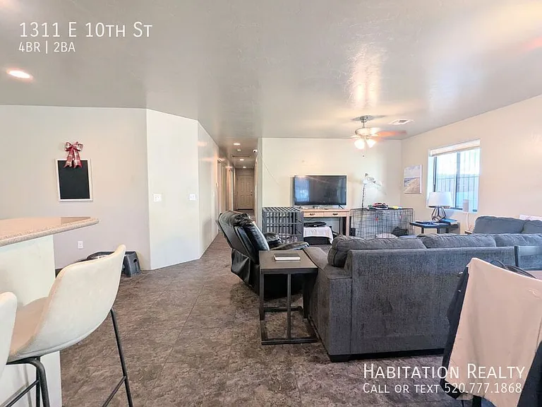 1311 E 10th St — Photo 5