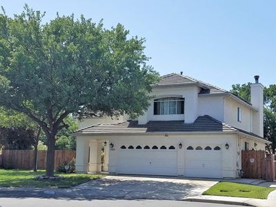1885 Riverside Way, Los Banos, CA, 93635