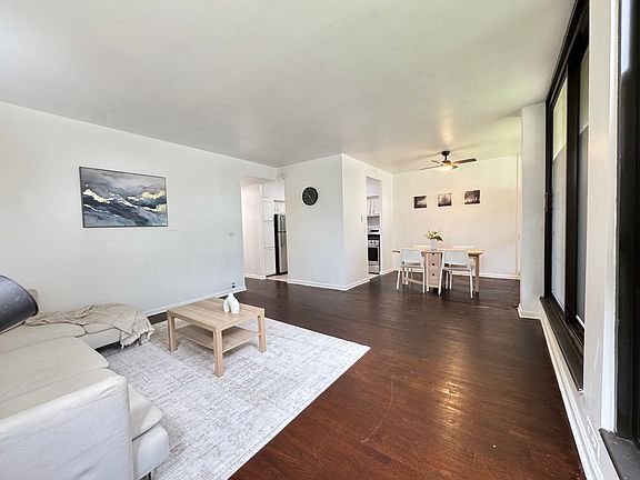 3rd image of 2921 S Michigan Ave APT 109