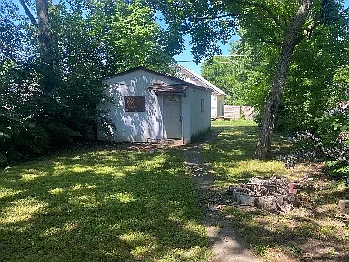 2252 N Harding St — Photo 4