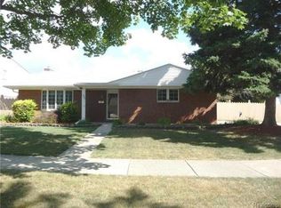 4200 Ponderosa St, Trenton, MI 48183