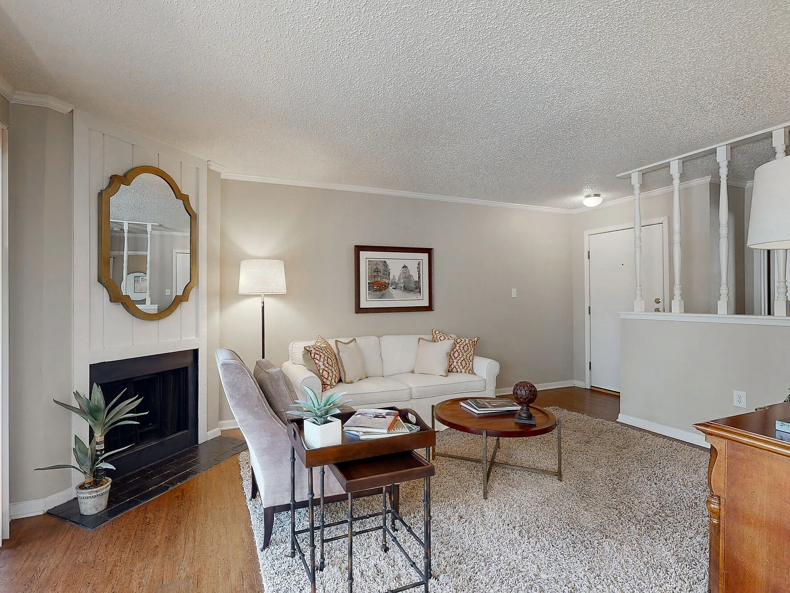Oak Hollow Apartments — Photo 2