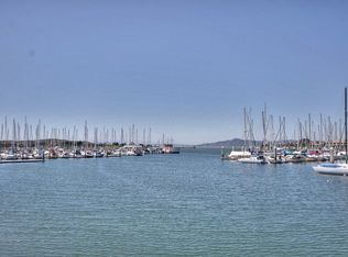 320 Commodore Dr, Richmond, CA 94804