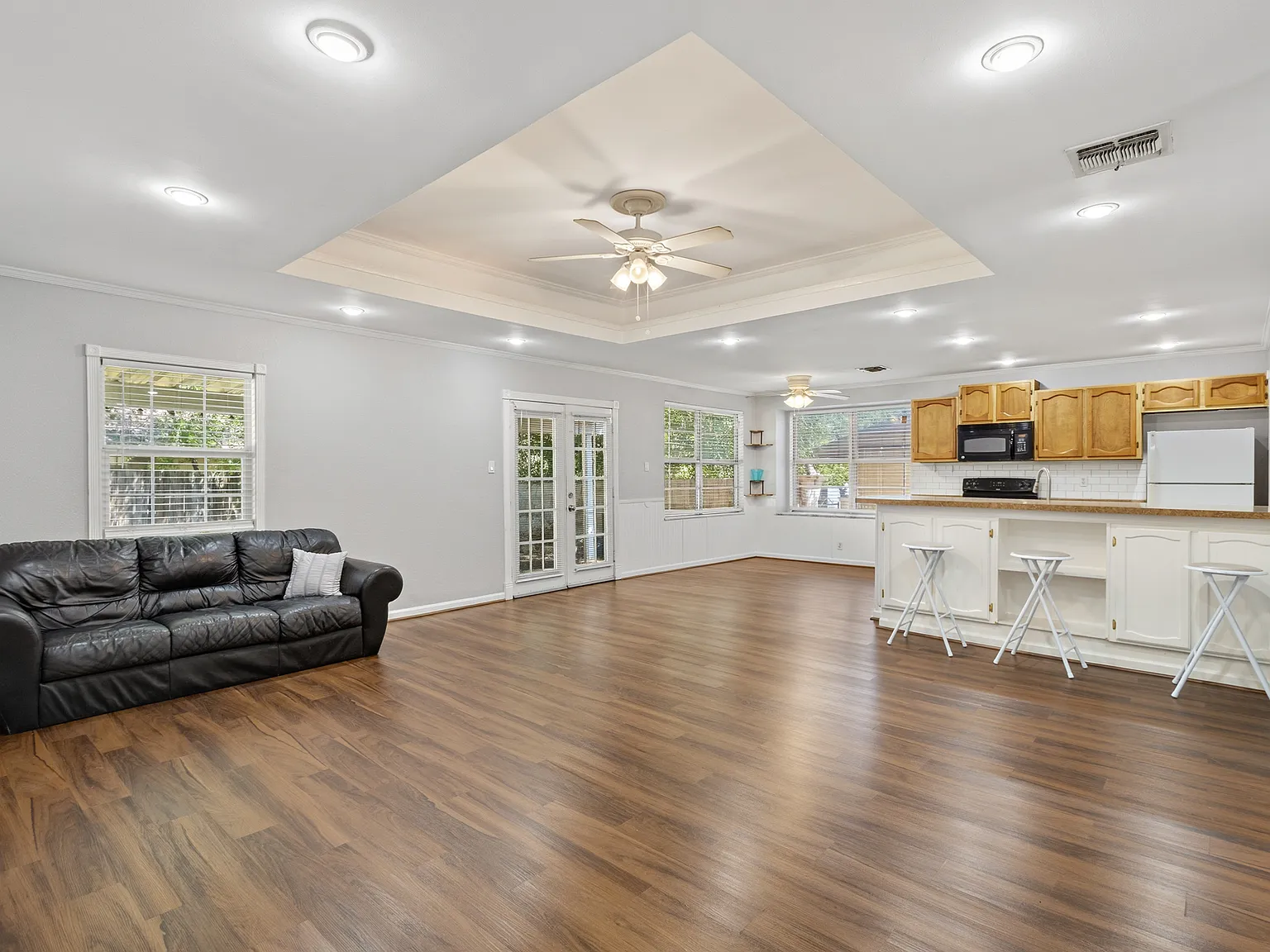 4 bed, 1272 sqft, $1,795 — Photo 3
