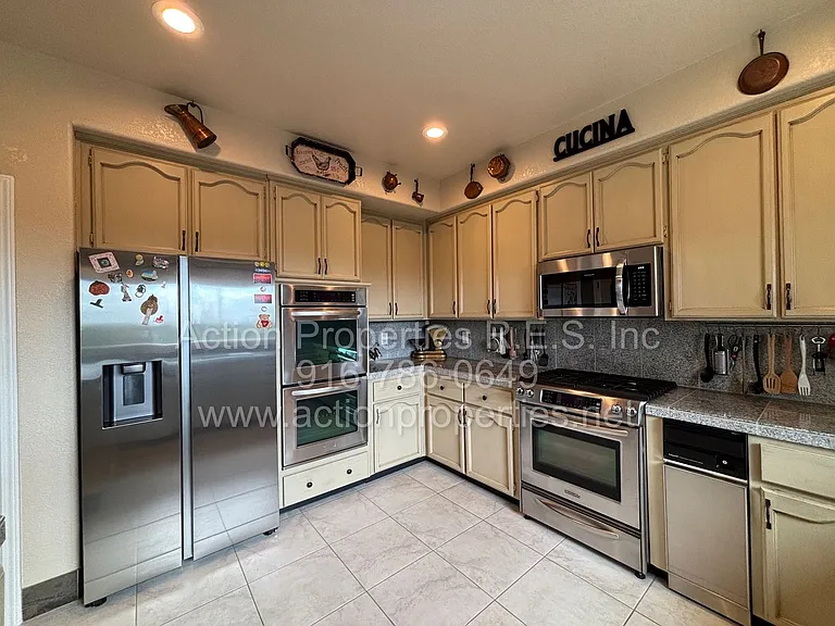 4726 Abbey Hl — Photo 21