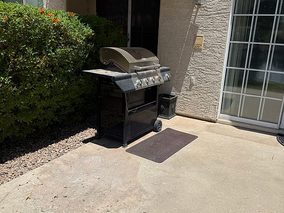 4th image of 1433 W Coral Reef Dr