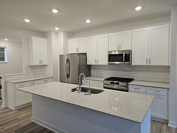 5th image of 13823 Gatsby Dr