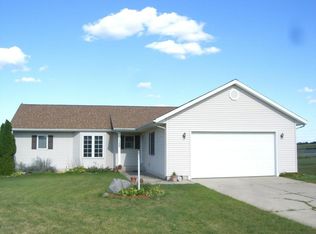 7389 Juniper Ln, Portland, MI 48875