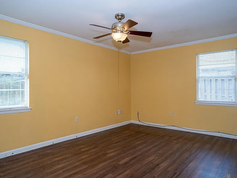 4630 Southpark Dr — Photo 15