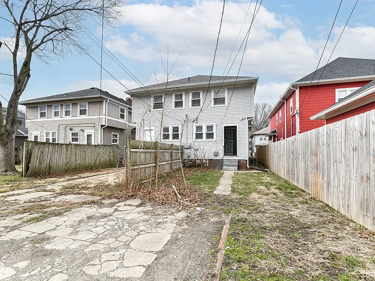3043 Broadway St — Photo 31