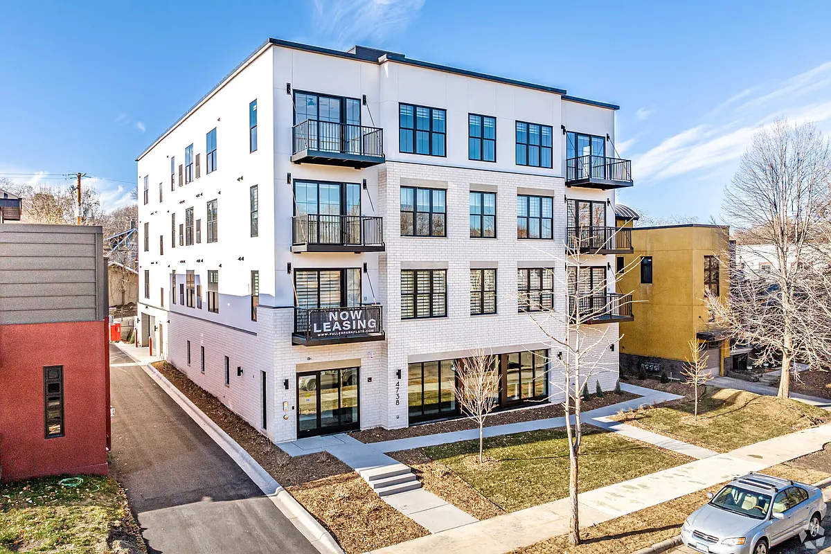 Building Photo - 4738 Grand Ave S #404