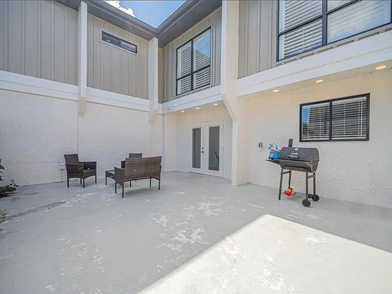 4001 Beneva Rd #421 — Photo 7