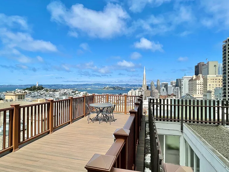 1260 Clay St #206 — Photo 3