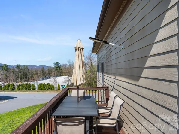11 Trevors Trl, Asheville, NC 28806