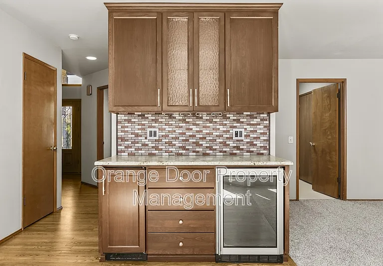 5204 Ridge Dr NE — Photo 10