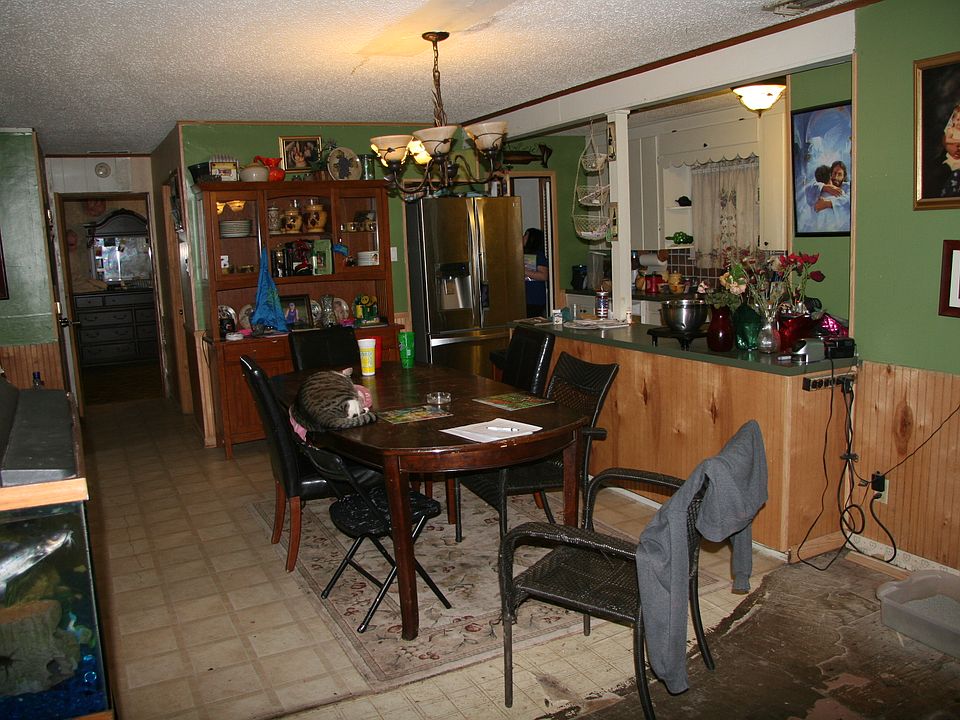 2nd image of 4202 Redwood Trl