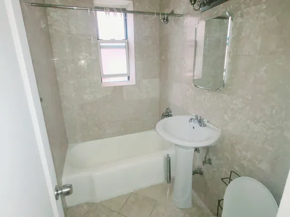 67-12 Yellowstone Boulevard image 13 of 14