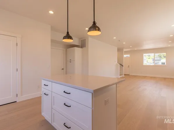 190 Wheatland Ct, Moscow, ID 83843