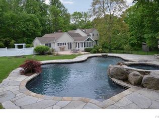 33 High View Ter, New Canaan, CT 06840