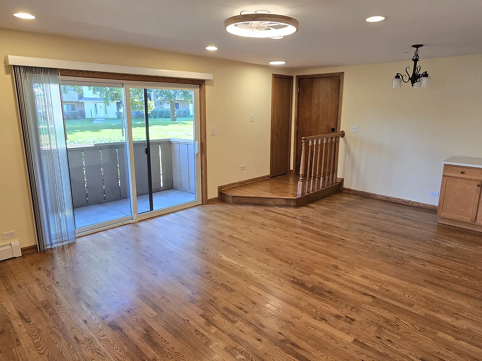 2 bed, 1.5 bath, 948 sqft, $2,050 — Photo 4
