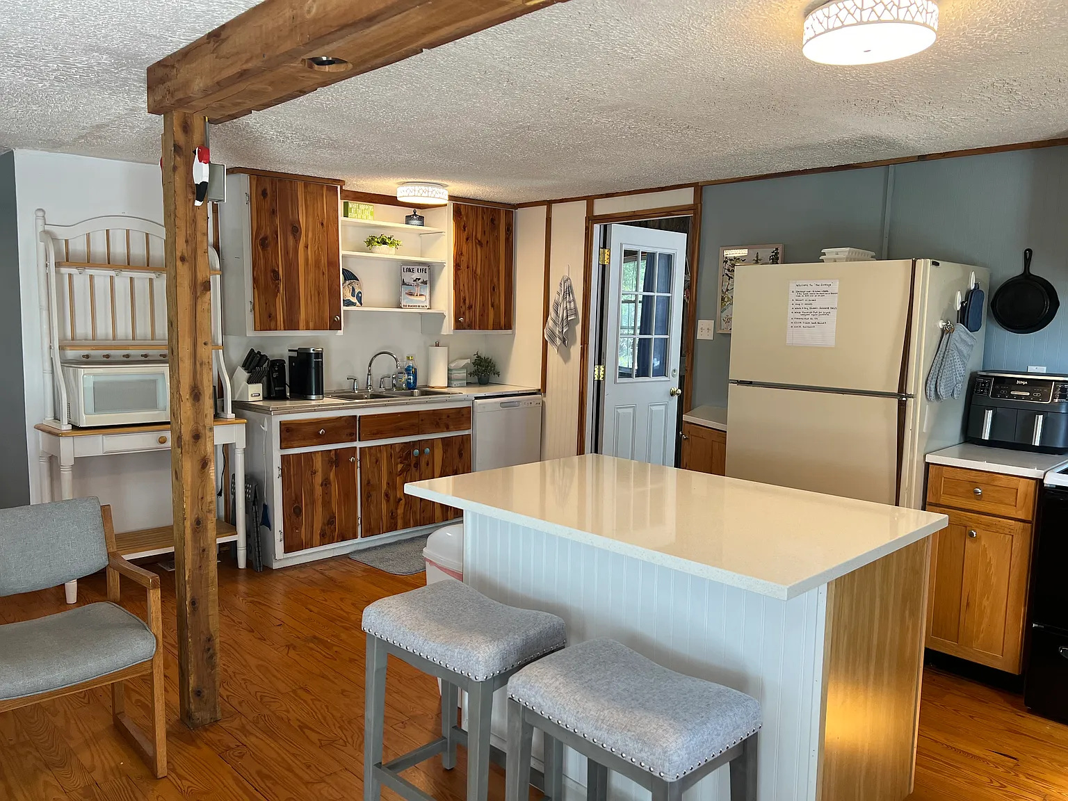 3 bed, 1184 sqft, $1,800 — Photo 1
