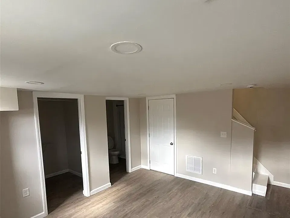 13 Adams St NE