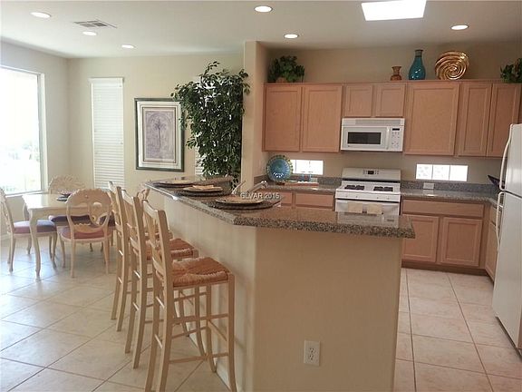 4th image of 4950 Leffetto St