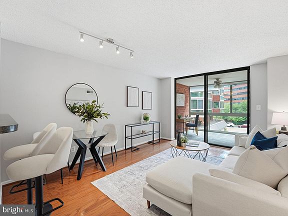 2nd image of 1024 N Utah St APT 318