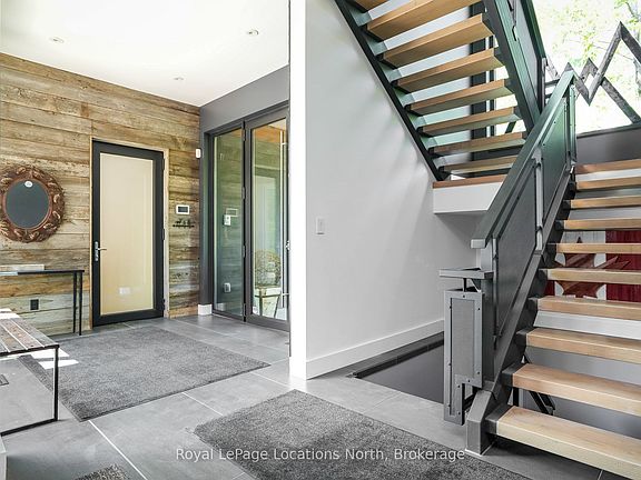 3rd image of 120 Craigleith Rd