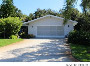 423 Sioux Blvd, Oak Hill, FL 32759