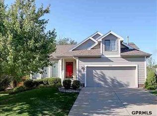 16916 Holmes Cir, Omaha, NE 68135