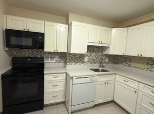 77 Monmouth St #704, Brookline, MA 02446