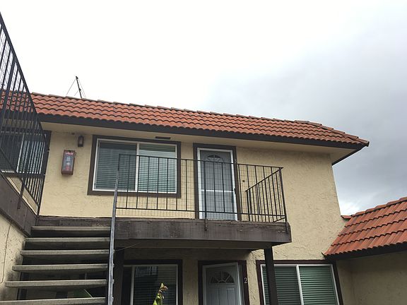 2nd image of 3300 Cabrillo Ave APT 3