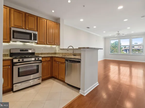 12000 Market St APT 260, Reston, VA 20190