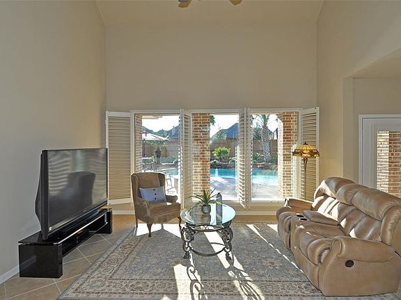5th image of 28638 Blue Holly Ln