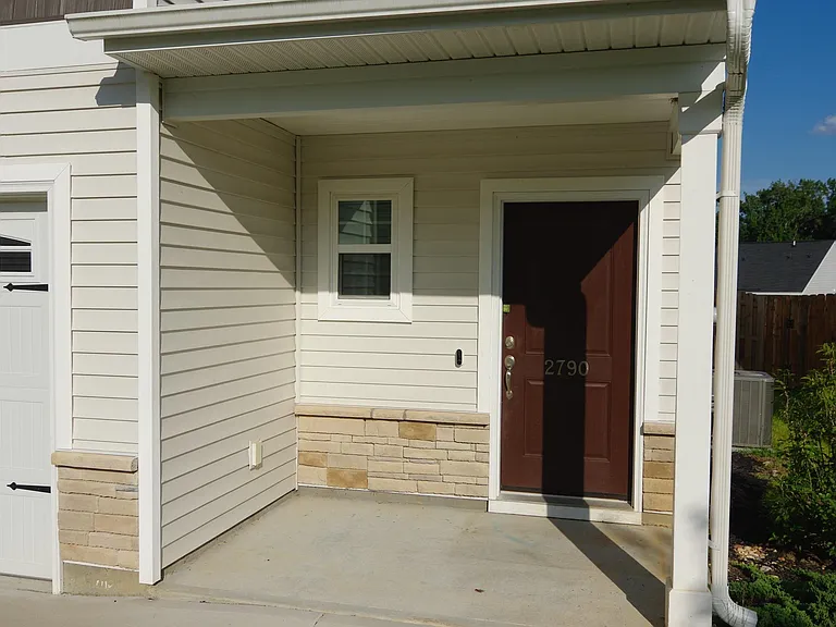 2790 Prince Charles Ct — Photo 2