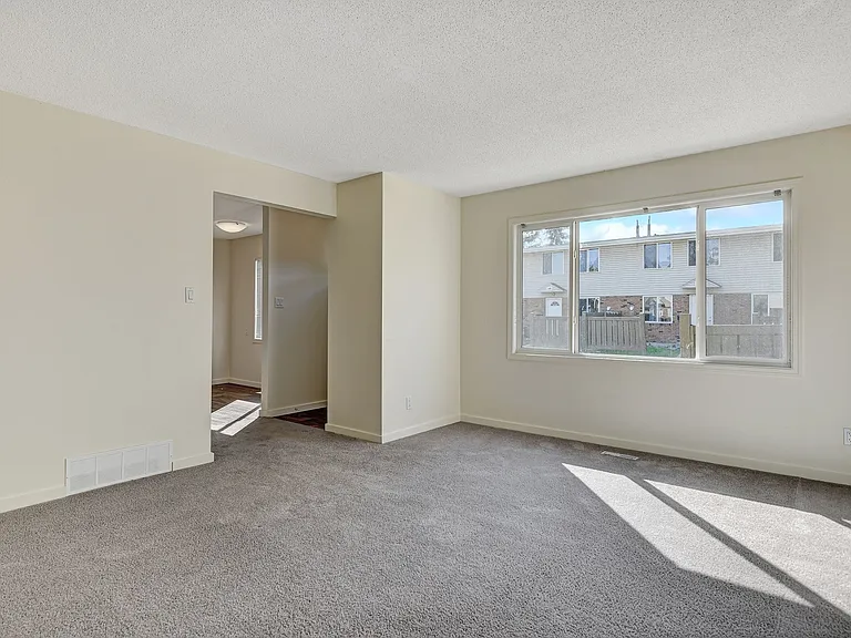 9702 Prairie Rd — Photo 17