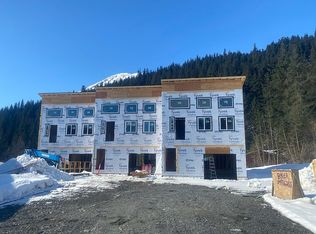 2009 Phoenix Rd, Seward, AK 99664