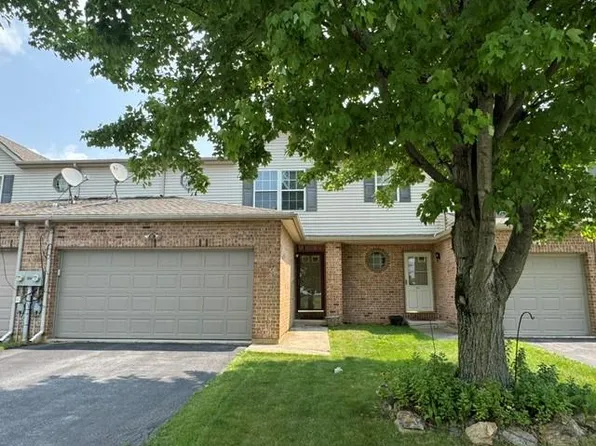 6668 Pioneer Dr, Macungie, PA 18062