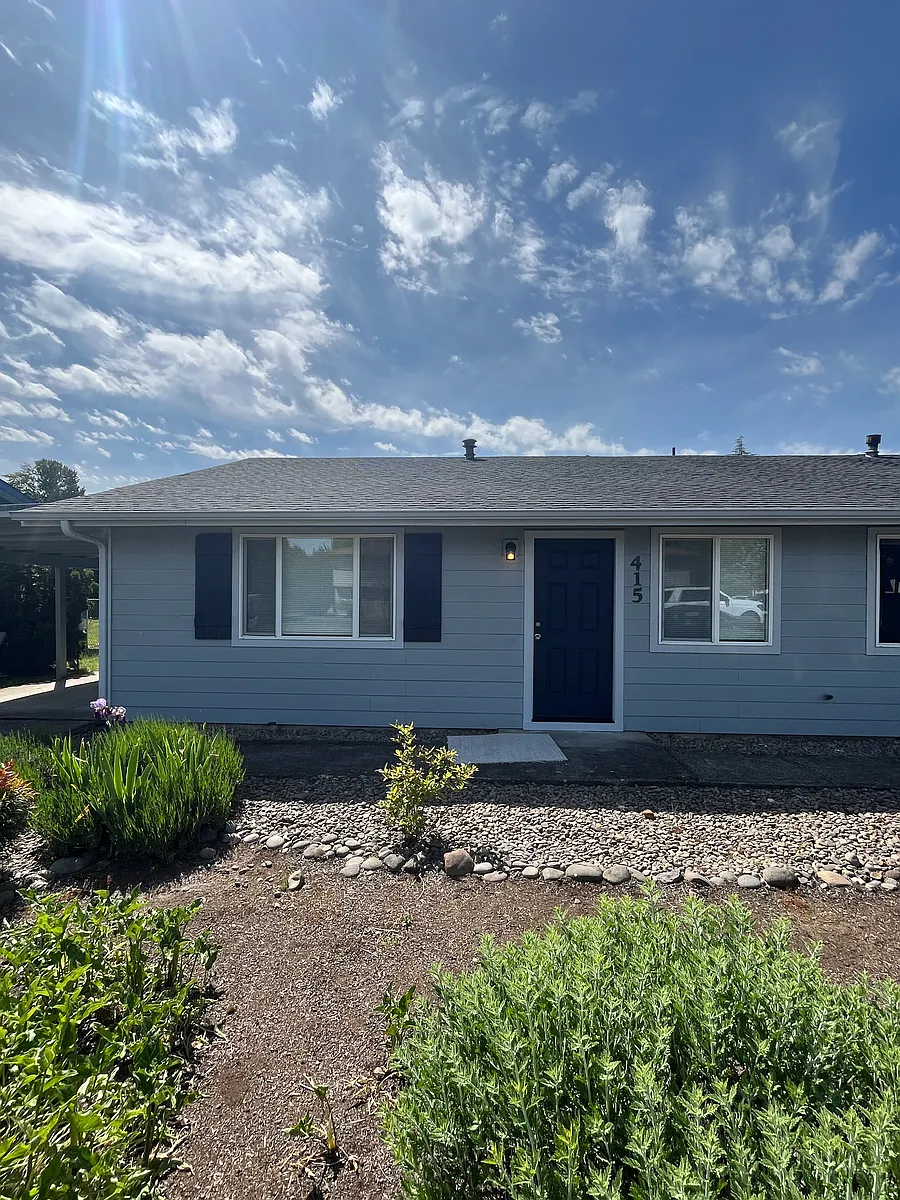 Building Photo - 415 SE Lacreole Dr #415