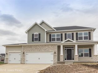 4585 SE Fox Valley Ct, West Des Moines, IA 50265