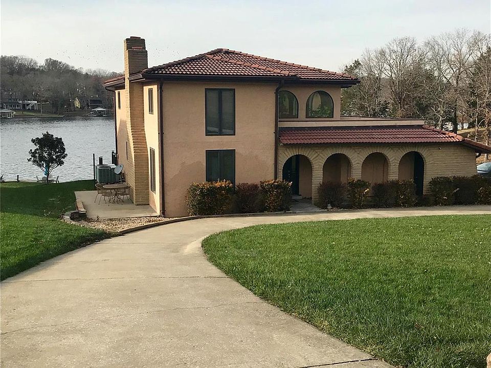 1st image of 13510 Lakewood Dr