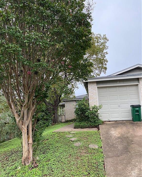 1st image of 9902 Hundred Oaks Cir #A