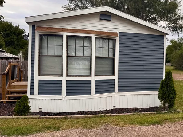 100 Sid St, Yankton, SD 57078
