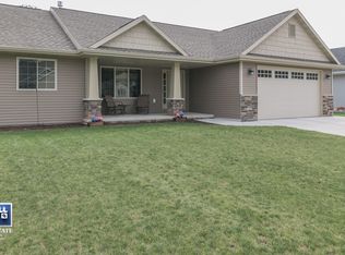 N9040 Spring Valley Rd, MENASHA, WI 54952