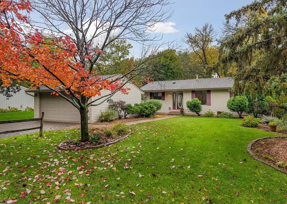 1st image of 11789 Red Fox Dr