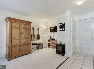 21821 Dragons Green Sq, Ashburn, VA 20147