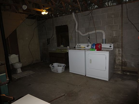 Washer, Dryer, Toilet, Sink