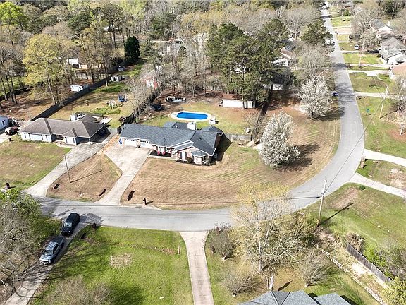 4th image of 530 Lee Road 960