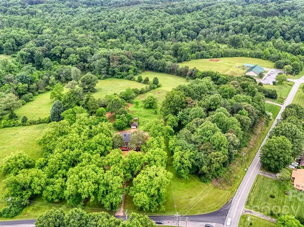 1783 Radio Station Rd, Newton, NC 28658